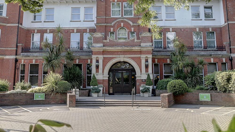 Holiday Inn Farnborough By Ihg מראה חיצוני תמונה