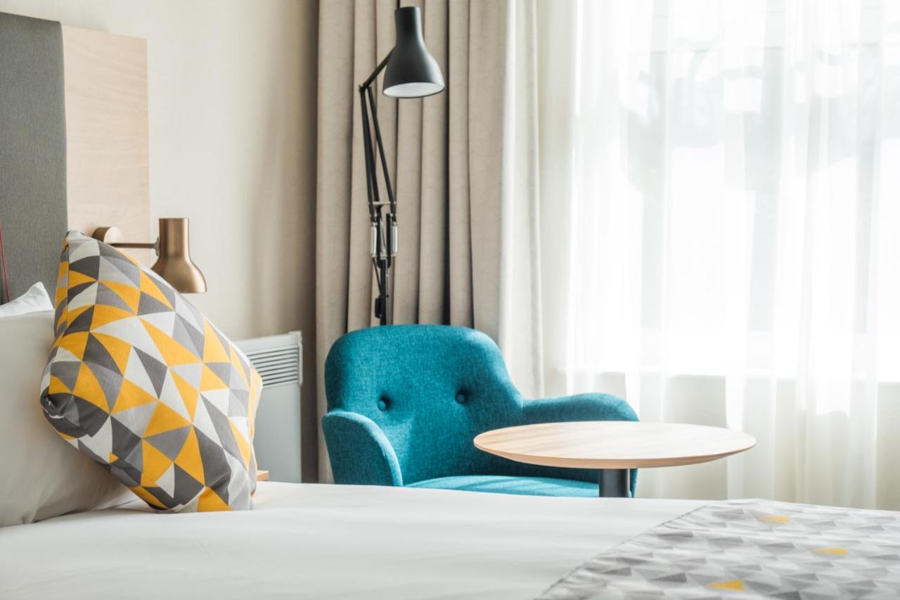 Holiday Inn Farnborough By Ihg מראה חיצוני תמונה