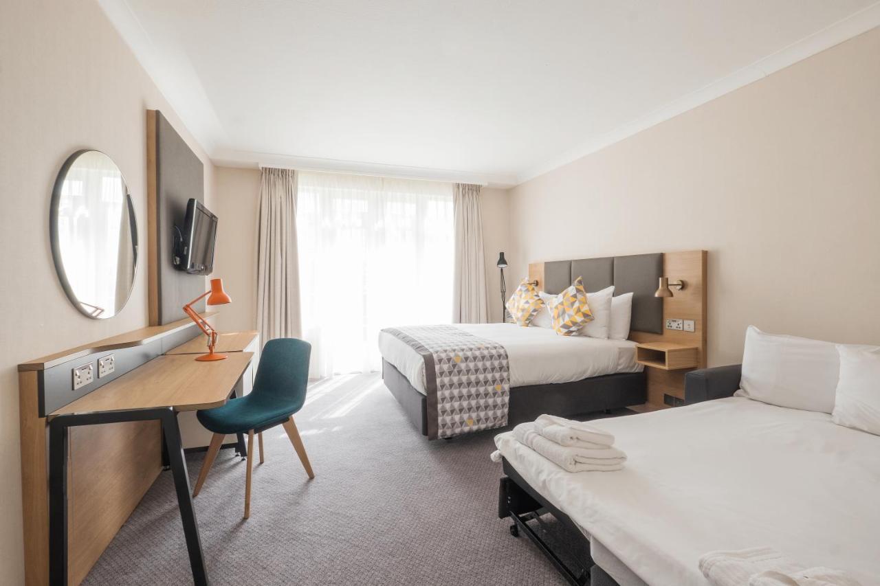 Holiday Inn Farnborough By Ihg מראה חיצוני תמונה