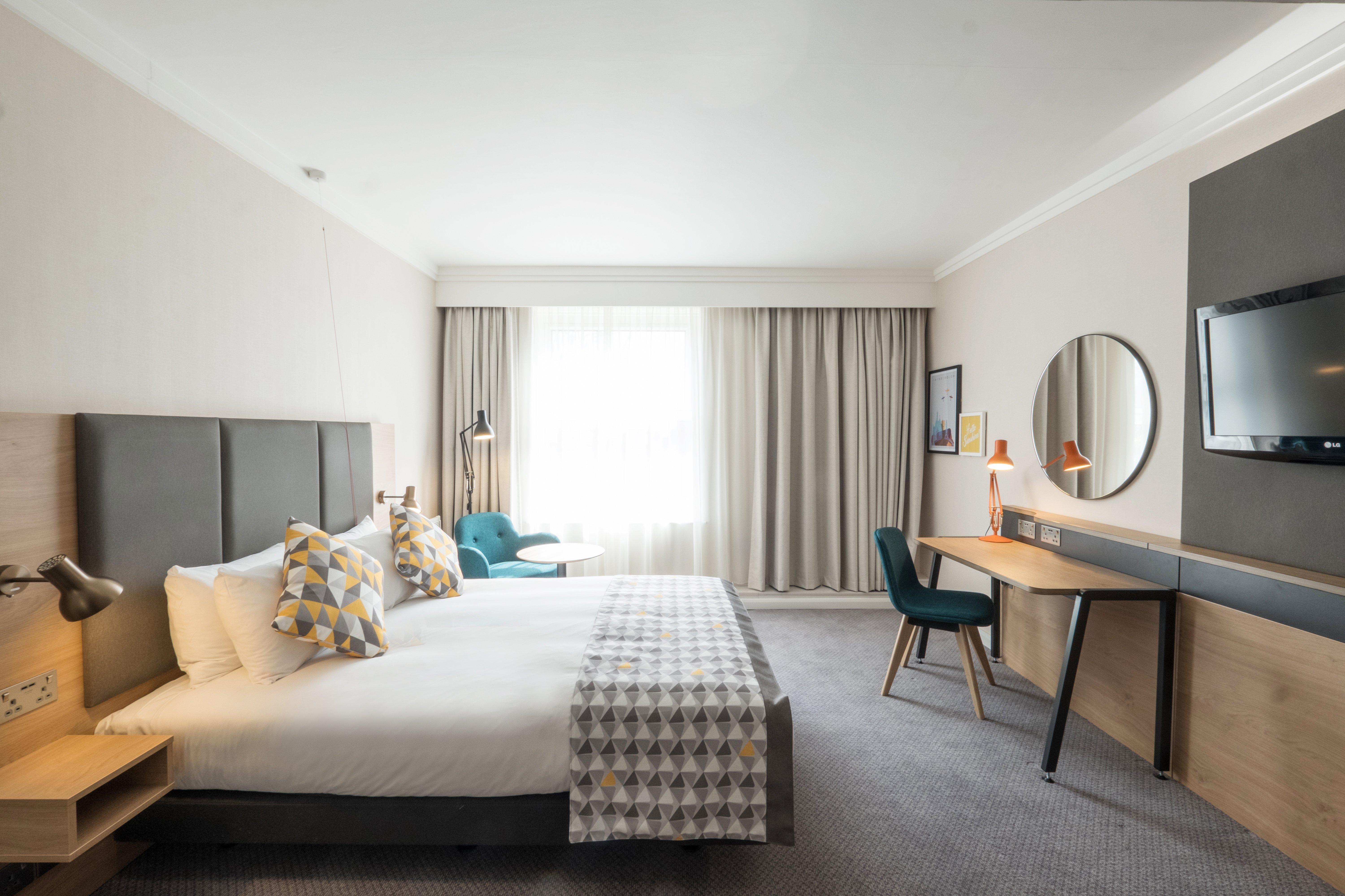 Holiday Inn Farnborough By Ihg מראה חיצוני תמונה