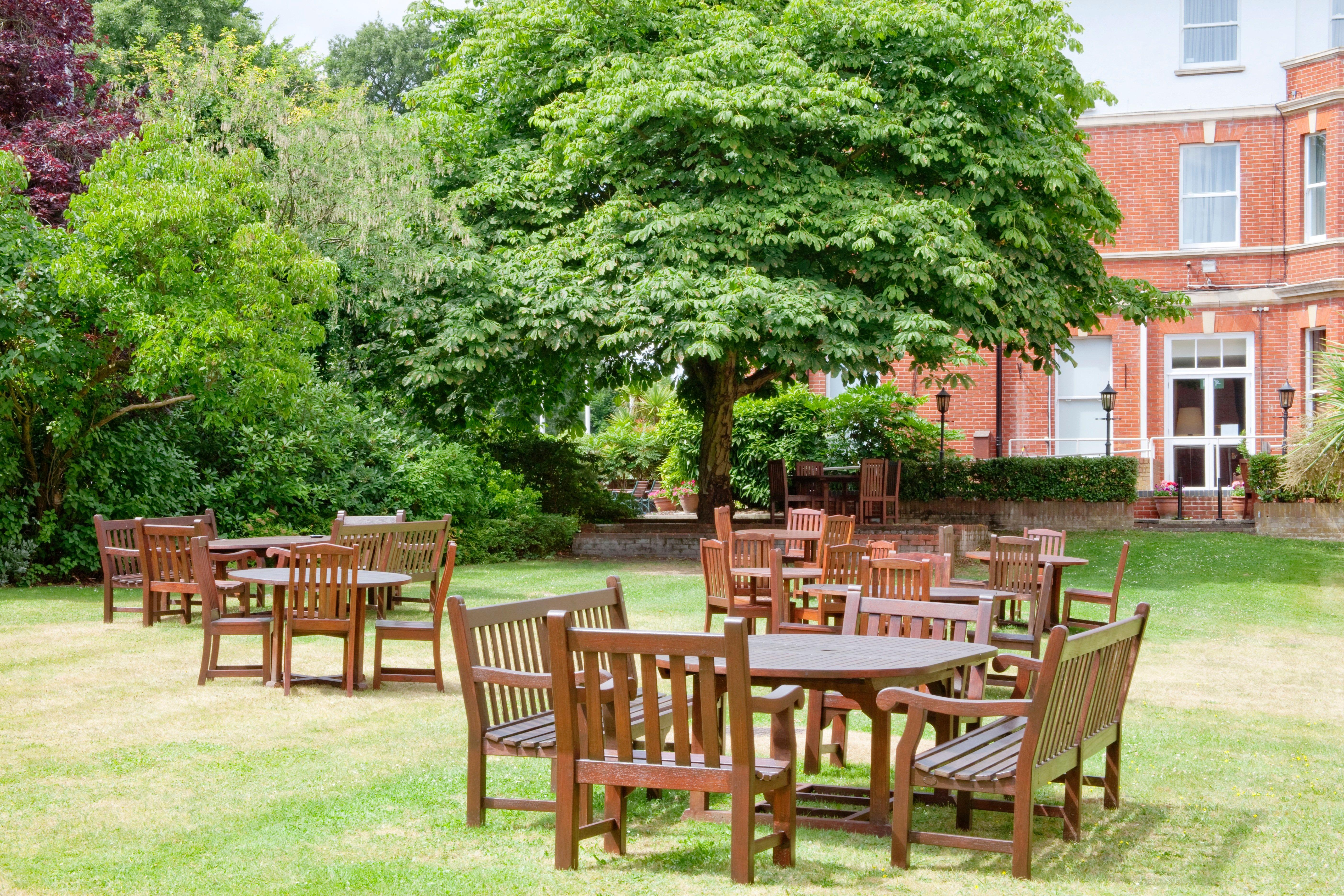 Holiday Inn Farnborough By Ihg מראה חיצוני תמונה