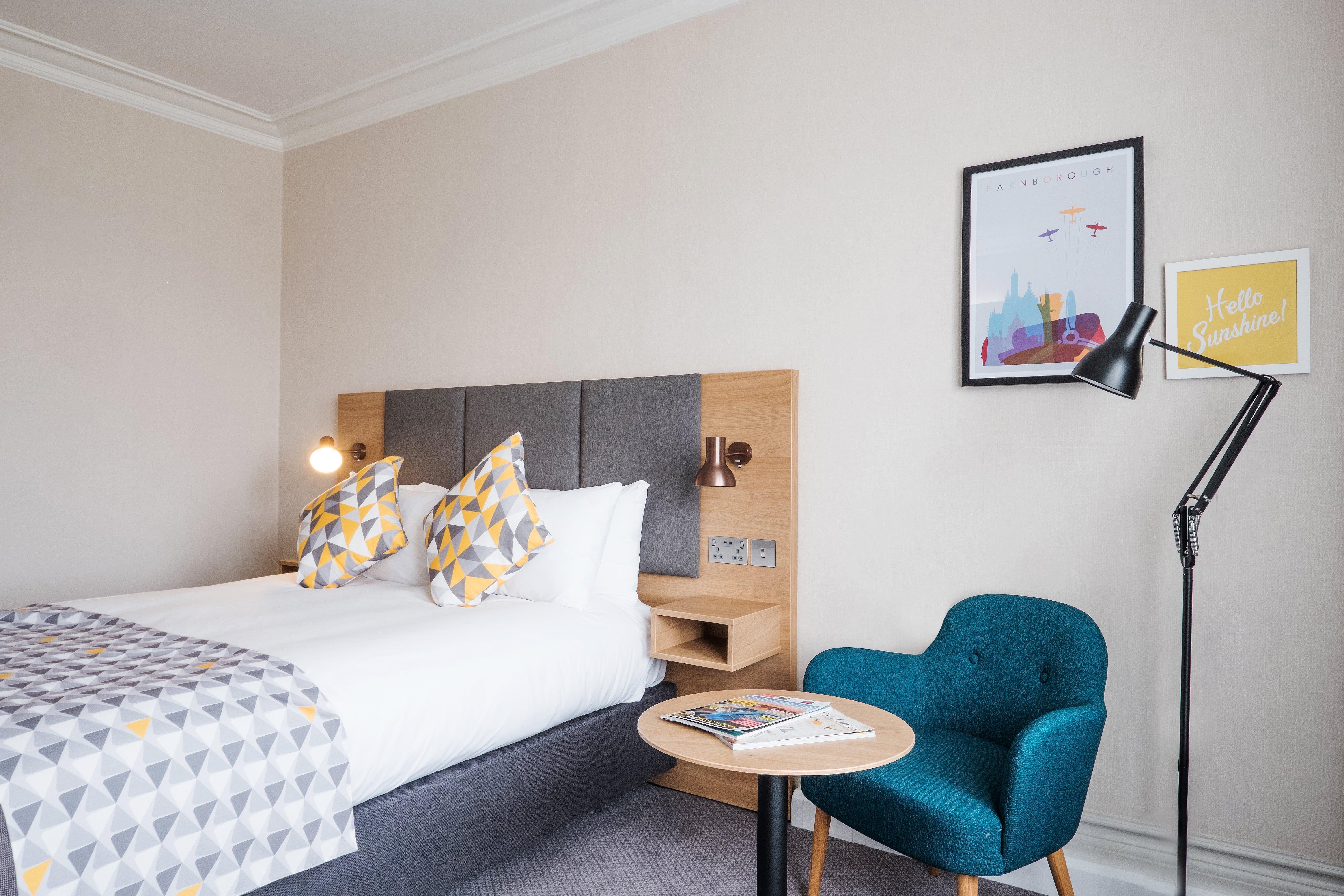 Holiday Inn Farnborough By Ihg מראה חיצוני תמונה