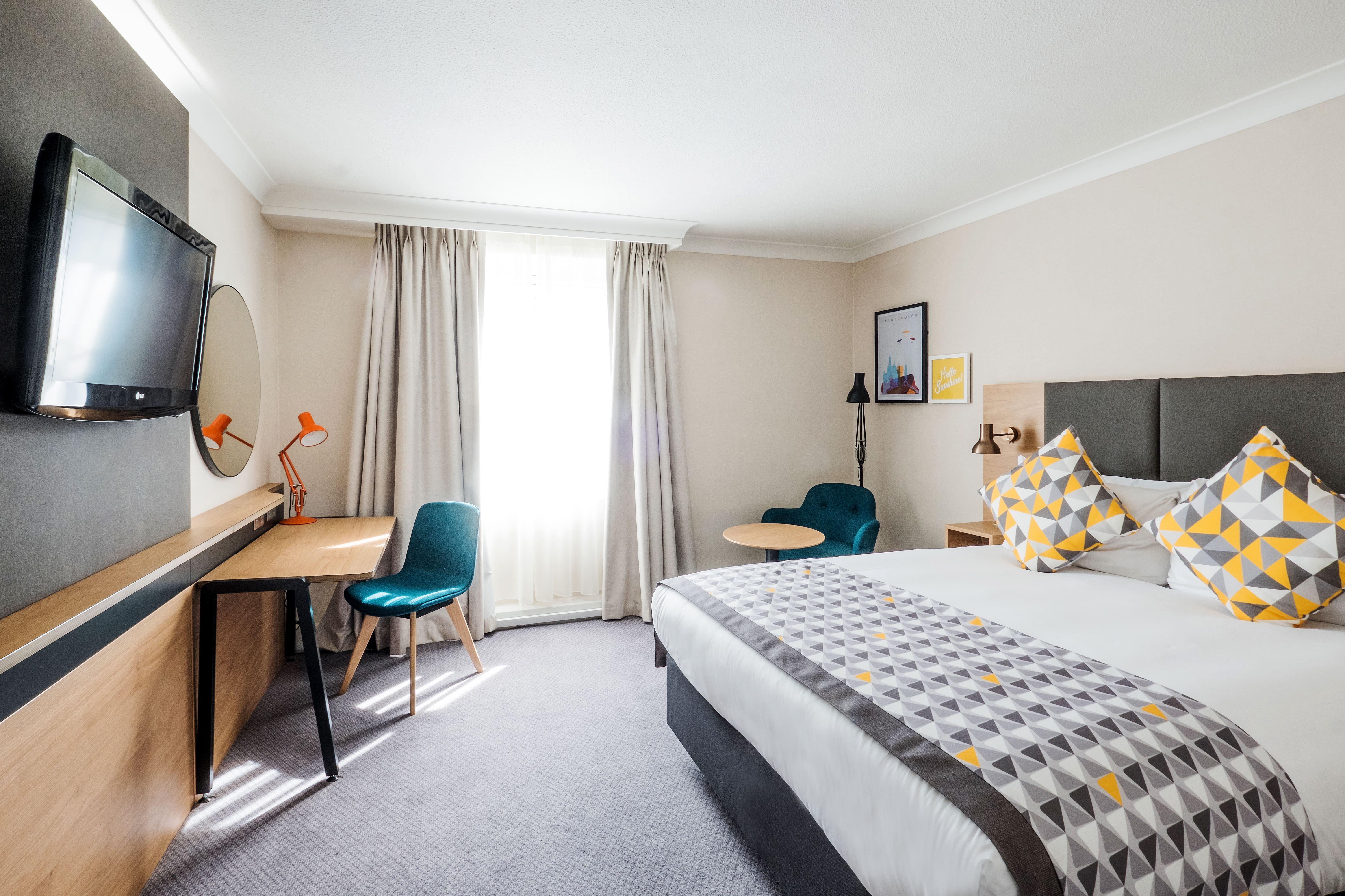 Holiday Inn Farnborough By Ihg מראה חיצוני תמונה