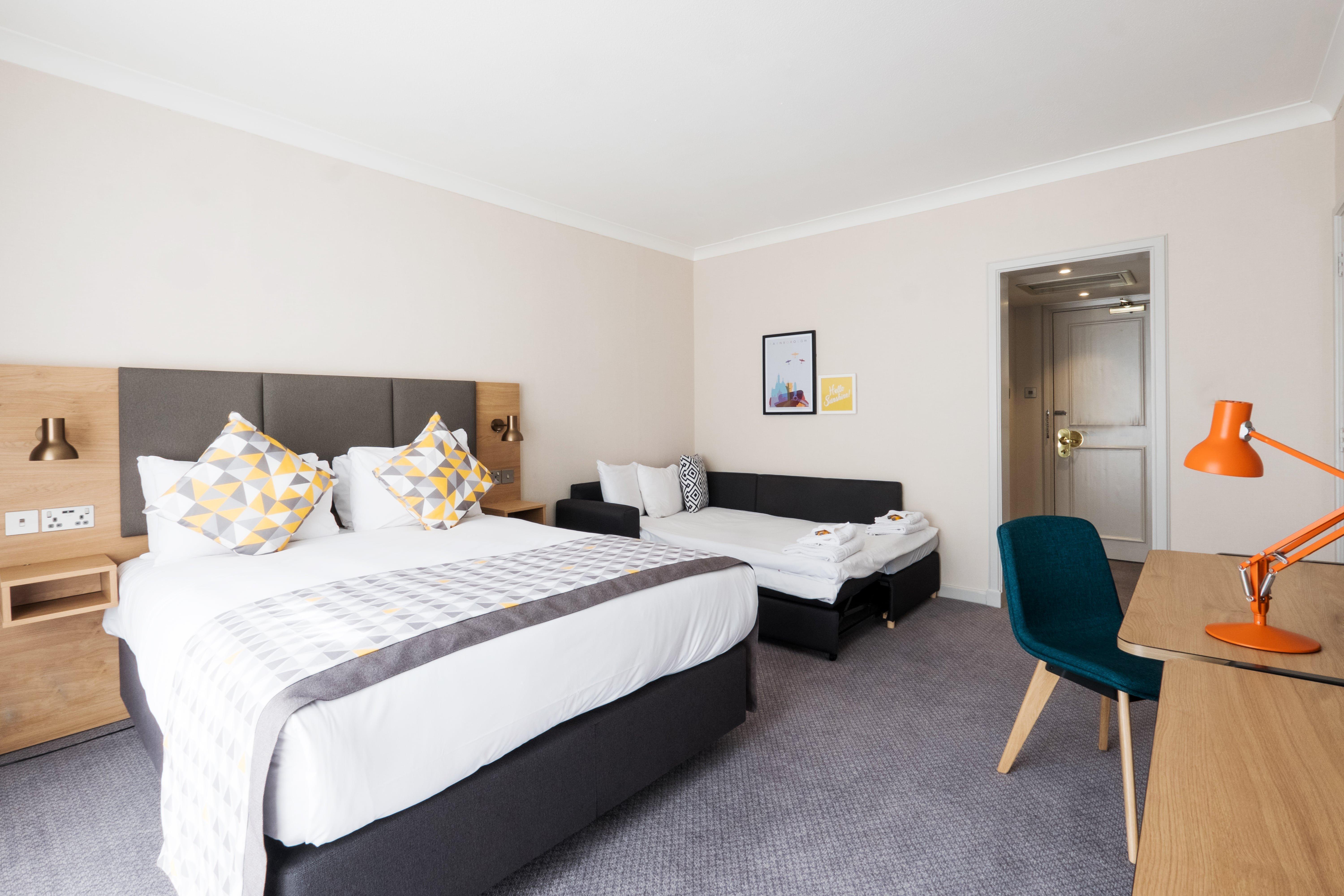 Holiday Inn Farnborough By Ihg מראה חיצוני תמונה