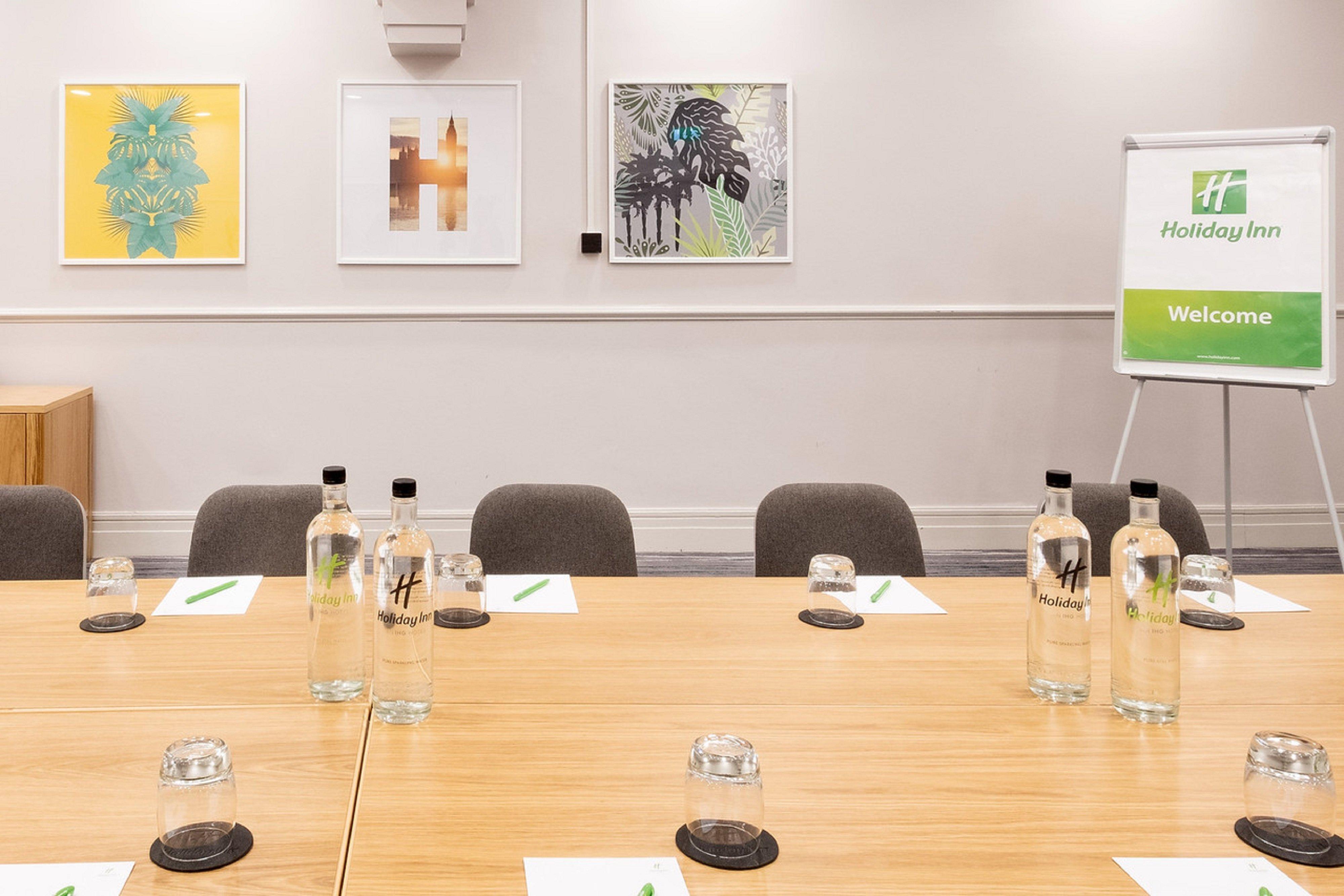 Holiday Inn Farnborough By Ihg מראה חיצוני תמונה