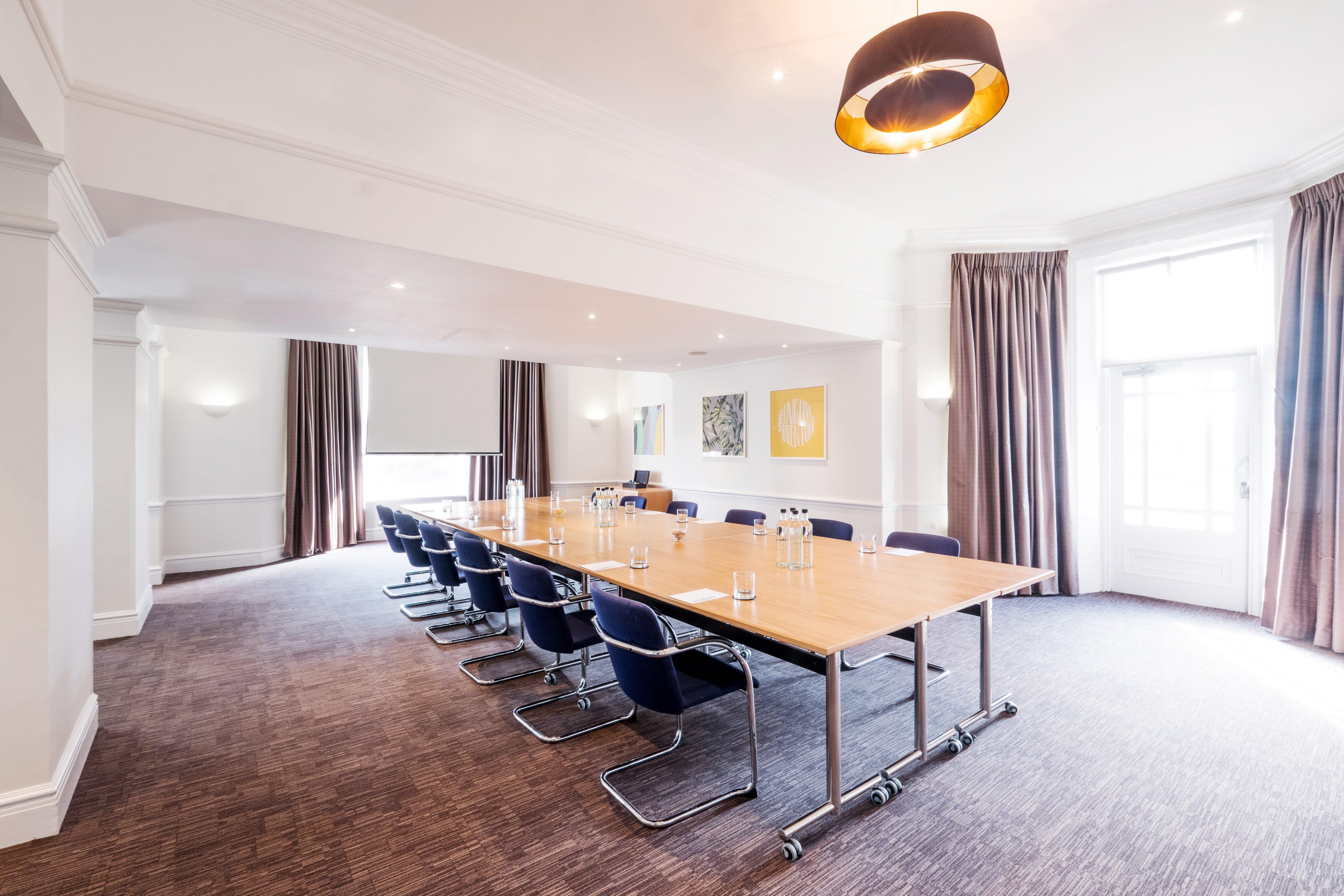 Holiday Inn Farnborough By Ihg מראה חיצוני תמונה