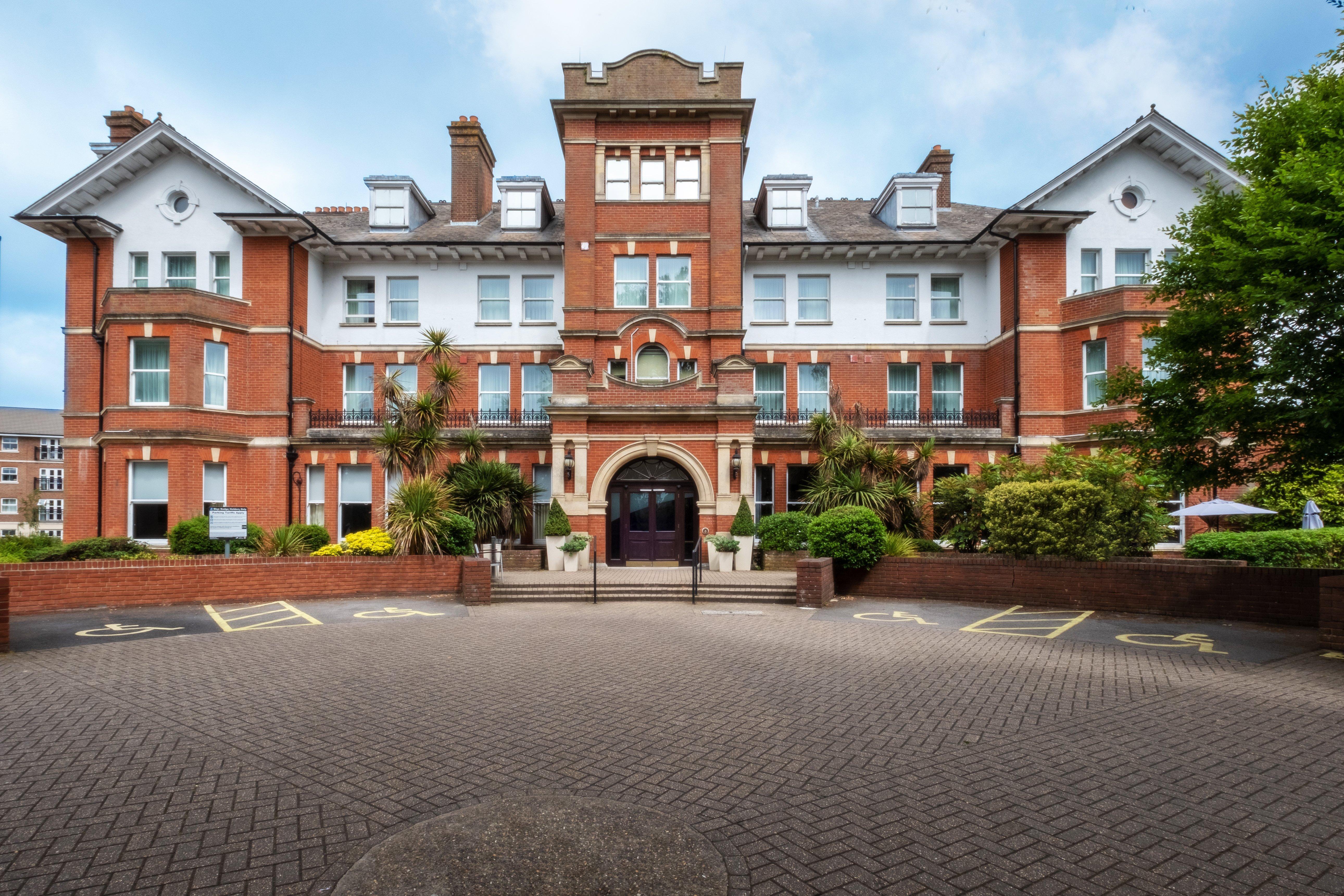 Holiday Inn Farnborough By Ihg מראה חיצוני תמונה