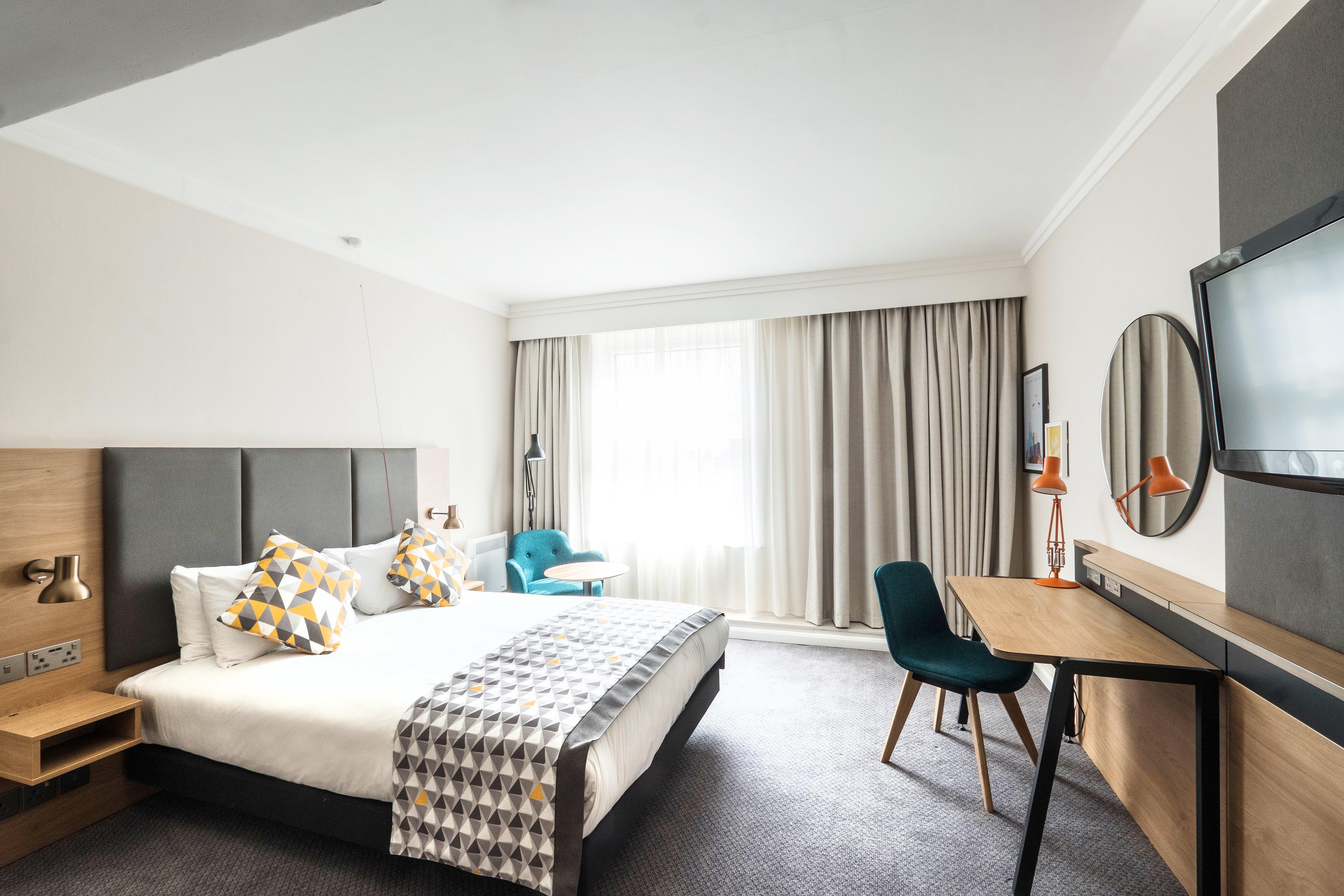 Holiday Inn Farnborough By Ihg מראה חיצוני תמונה